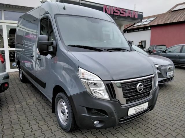 Nissan Interstar