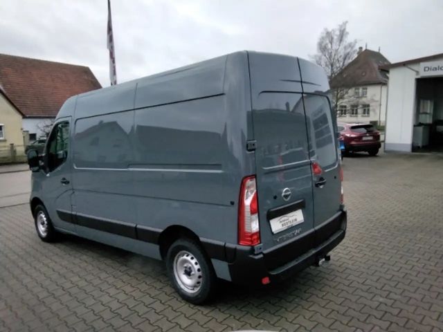 Nissan Interstar
