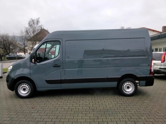 Nissan Interstar