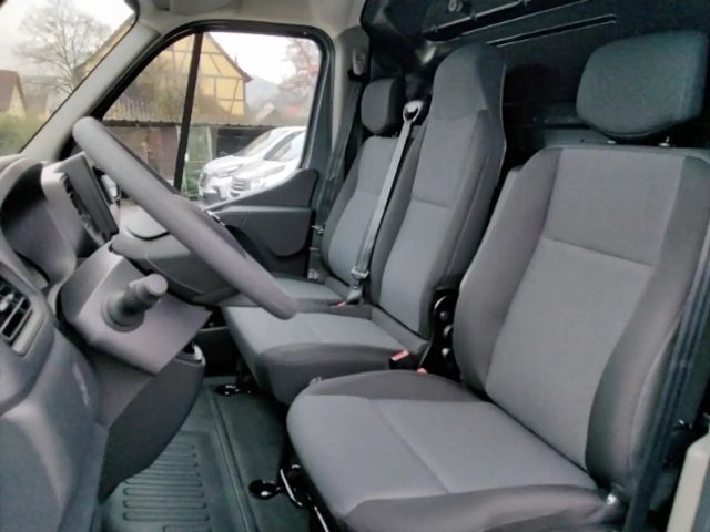 Nissan Interstar