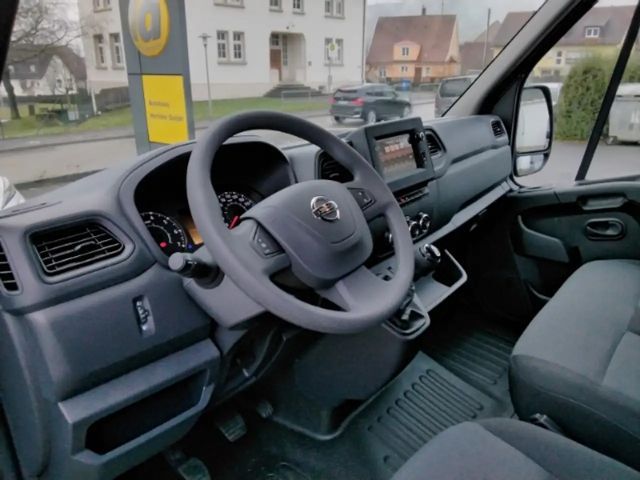 Nissan Interstar