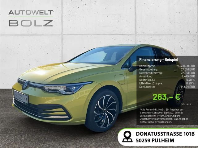 Volkswagen Golf VIII 1.4 eHybrid Style NAVI AHK KAMERA 2022 Hybride / Benzine