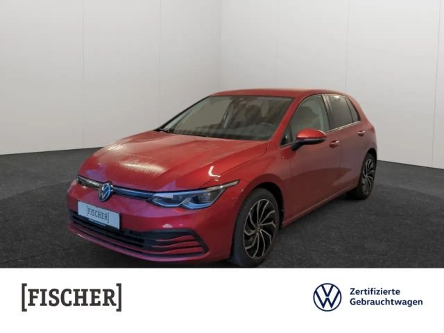Volkswagen Golf VIII 1.0 eTSI DSG Life LED-Plus Navi STHZ Rear Vie 2022 Benzine