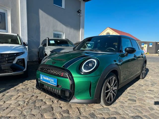 MINI Cooper S Mini 5-trg. Cooper S Classic Trim 2022 Benzine