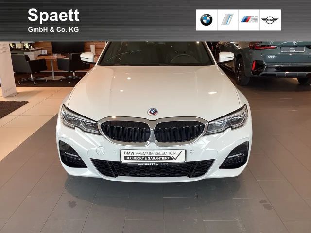 BMW 330 e xDrive Touring M Sport Head-Up HiFi DAB 2022 Hybride / Benzine