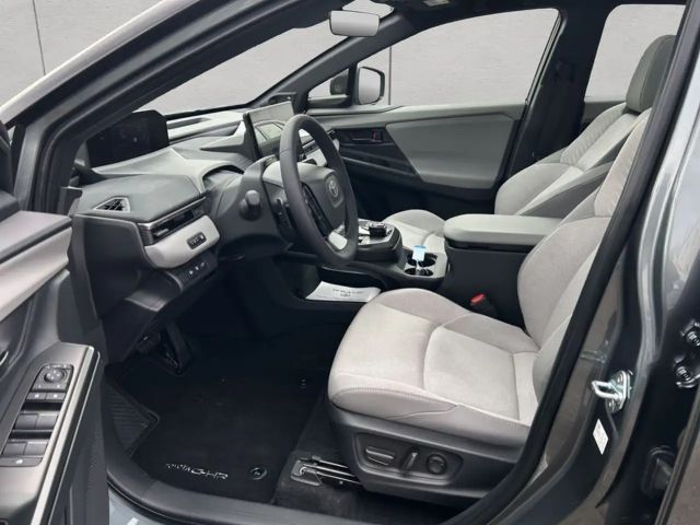 Toyota C-HR+