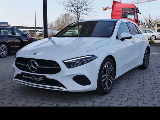 Mercedes-Benz A 180 2024 Benzine