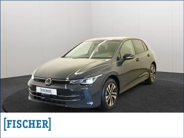 Volkswagen Golf VIII 1.5 eTSI DSG Ernery LED AHK Rear View 2026 Benzine