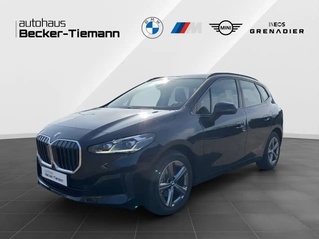 BMW 220 i Active Tourer | AHK | Kamera | LED | Navi | Sitz 2025 Benzine