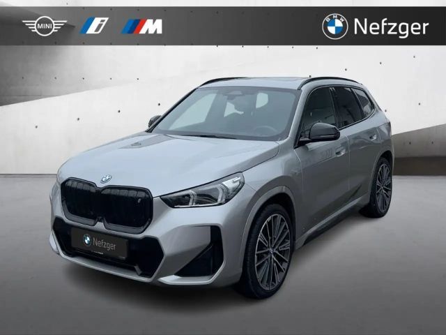 BMW iX1 xDrive30 M Sport RFK PANO HUD HiFi LED 2022 Elektrisch