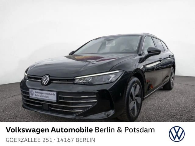 Volkswagen Passat Variant 1.5 eTSI DSG Busi. Navi R-Kam AHK 2024 Benzine