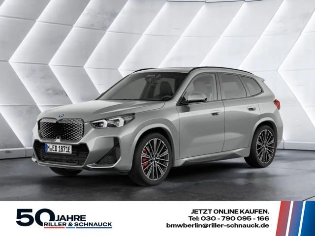 BMW iX1 xDrive30 M-Sport AKTIVSITZE LED PANO 360° 2026 Elektrisch