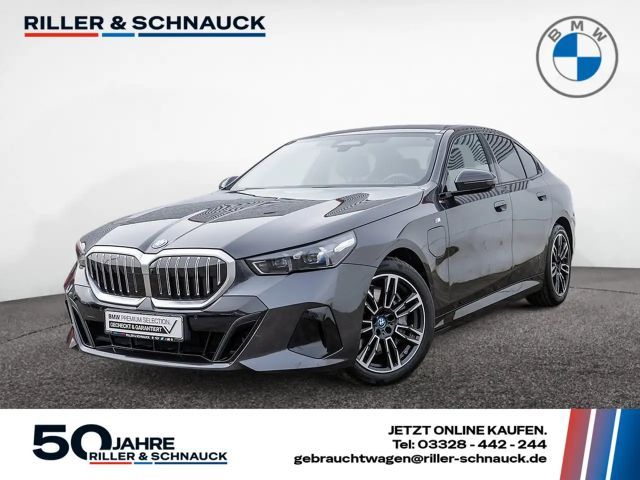 BMW 550 e xDrive M-Sport 360°KAM+HK+SITZBELÜFTUNG 2024 Hybride / Benzine
