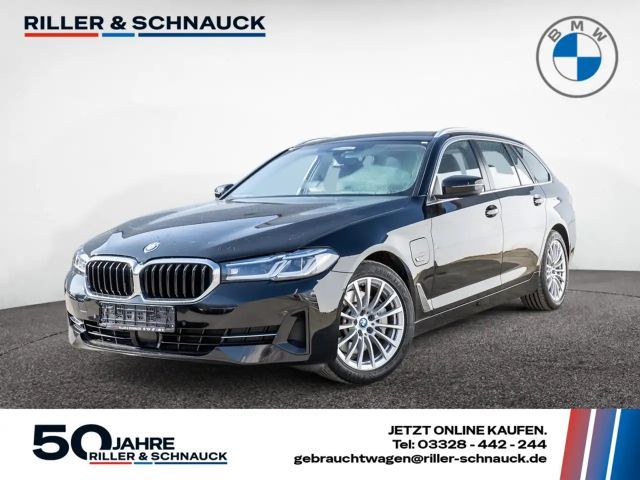 BMW 530 e Touring LASER+HUD+ACC+NAVI+KAMERA+KEYLES 2021 Hybride / Benzine