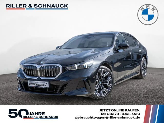 BMW 520 i M-Sport STANDHZ SITZBELÜFTUNG LED 360° 2025 Benzine
