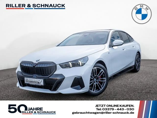 BMW 520 i M-Sport ACC HUD SITZBELÜFTUNG PANO 360° 2025 Benzine