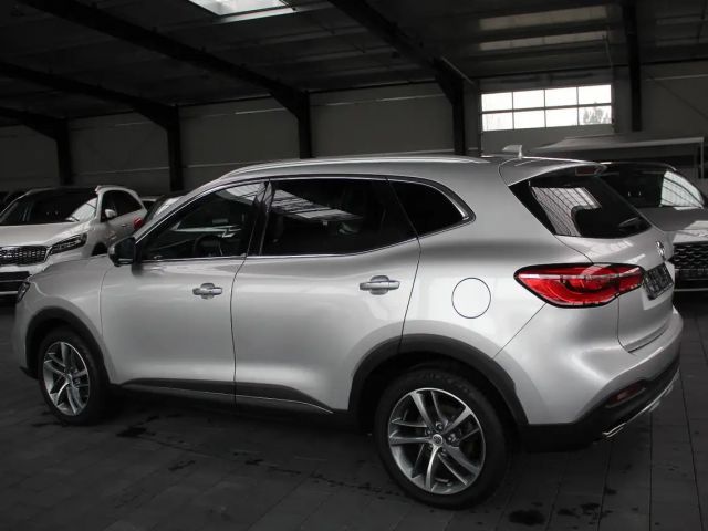 MG HS