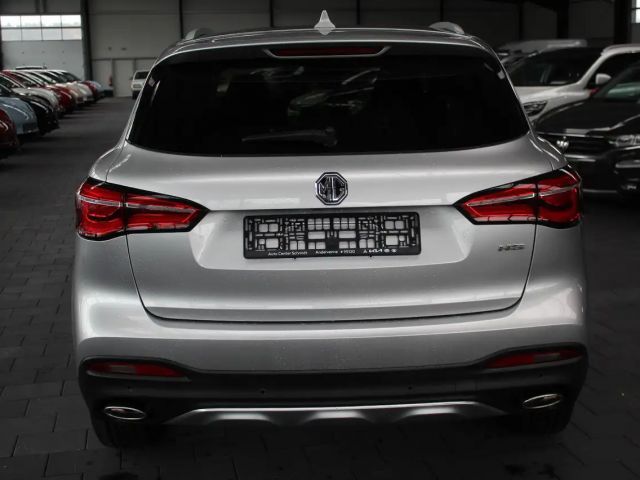 MG HS