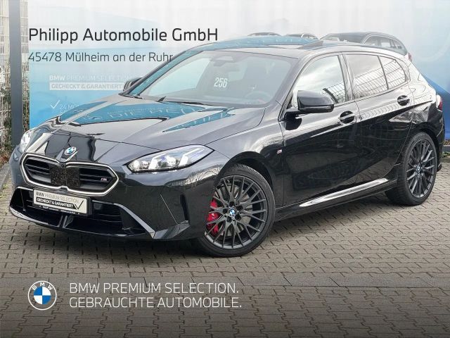 BMW 135 M135 xDrive M Sport Pro DA+ PANO h&k 360° HuD 19" 2025 Benzine