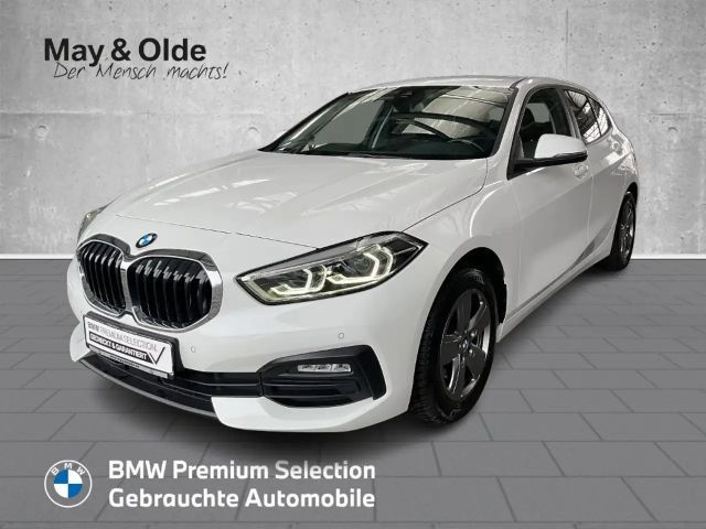 BMW 118 i Modell Advantage Navi SHZ LED PDC DAB 2021 Benzine