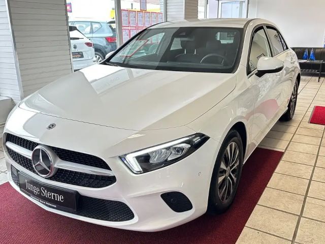 Mercedes-Benz A 180 d  *LED*ALU*LEDER*SITZ.HEIZ*NAVI* 2022 Diesel