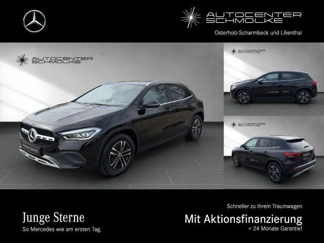 Mercedes-Benz GLA 200 GLA 200 STYLE*AHK*SCHWARZGLAS*VERKEHRSZEICHENAS. 2023 Benzine