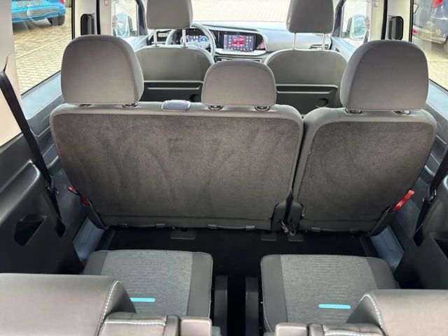Ford Grand Tourneo