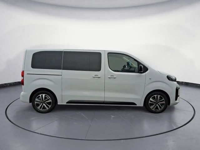 Peugeot Traveller