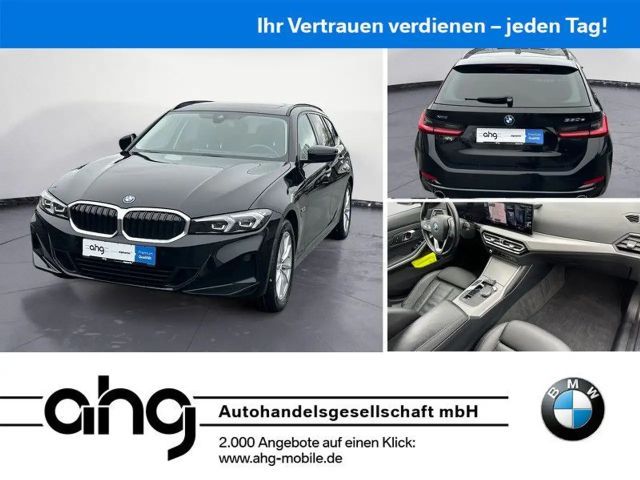 BMW 330 e xDrive Touring Panorama-Glasdach AHK 2022 Hybride / Benzine