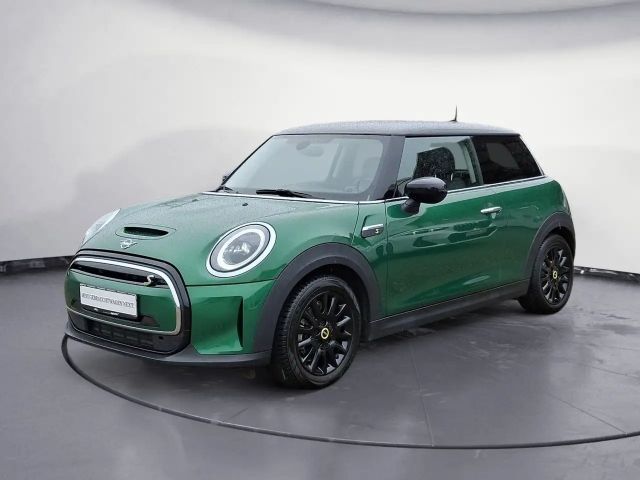 MINI Cooper SE . Classic Trim Klimaaut. Sportsitze PDC 2021 Elektrisch