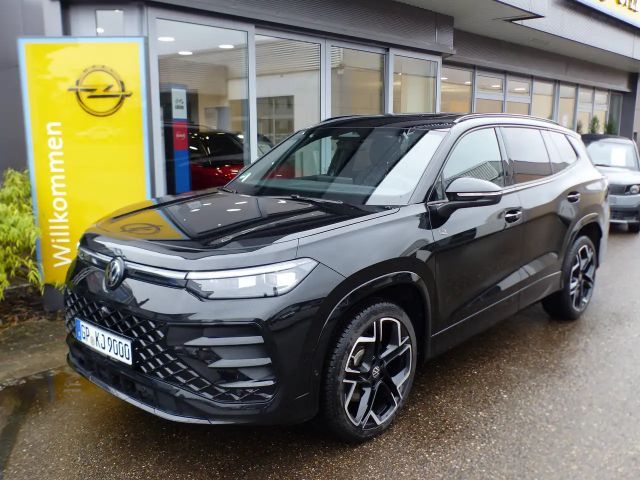 Volkswagen Tayron 2.0 TSI 195 kW 4Motion R-Line Black Style IQ-Light 2025 Benzine