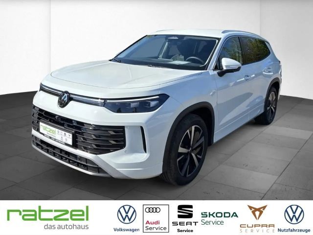 Volkswagen Tayron ELEGANCE 1.5 TSI DSG 7-Sitzer+8-fach+NAVI 2026 Benzine