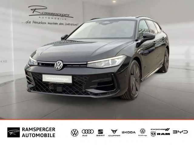 Volkswagen Passat Variant 2.0 TSI DSG R-Line 4M. AHK Pano L 2025 Benzine