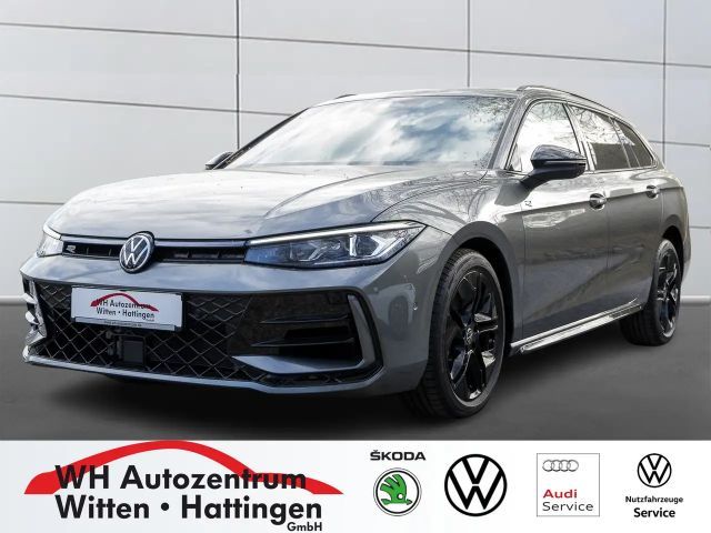 Volkswagen Passat Variant 2.0 TSI 4M R-Line BlackStyle Leder Panorama 2025 Benzine