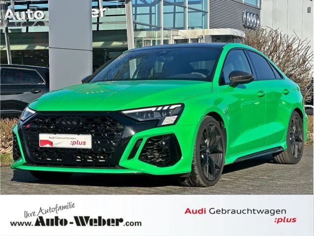 Audi RS3 Lim qu BLACK PANO B&O SPORTABGAS MATRIX KAM 2022 Benzine