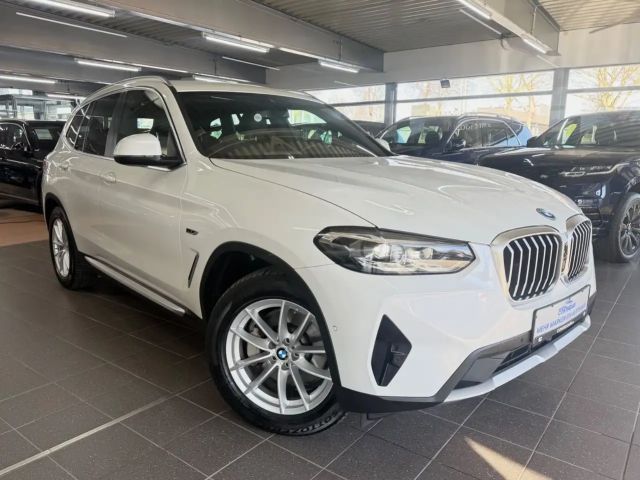 BMW X3 xDrive 30e ACC+DAB+Park mit 360°+3Z+Akustik 2022 Hybride / Benzine