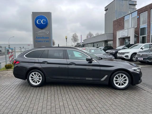 BMW 520 d Touring AHK+DA+ACC+HuD+Park+17Z+Induktion 2023 Diesel