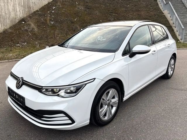 Volkswagen Golf VIII Lim. 1.5 TSI Matrix Pano Cam App Top 2021 Benzine