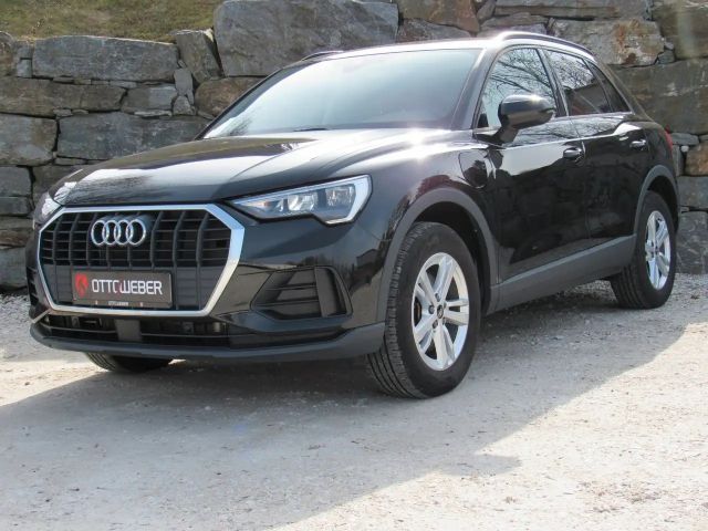 Audi Q3 45 TFSI e S-tronic BUSINESS NAVI 2022 Hybride / Benzine