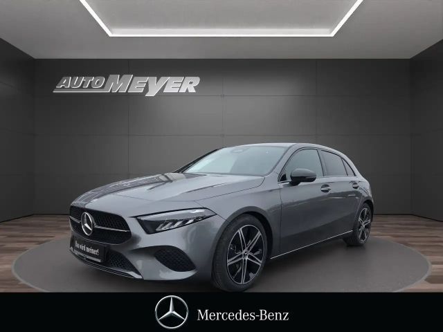 Mercedes-Benz A 180 PROGRESSIVE ADV+NIGHT+KAMERA+LED+WI-PAKET+ 2025 Benzine