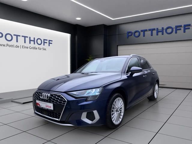Audi A3 35 TFSI ADVANCED AHK SHZG KLIMA LM1 2024 Benzine