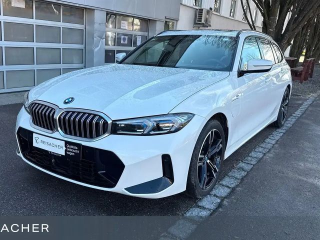 BMW 330 e xDrive Tou M Sport,Pano,AHK,HuD 2023 Hybride / Benzine