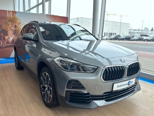 BMW X2 sDrive18i Aut. Navi Kamera SHZ HIFI LED AHK 2022 Benzine