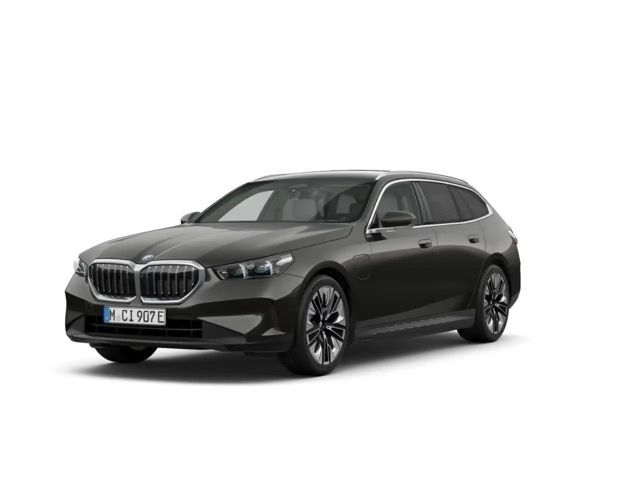 BMW 530 e xDRIVE AUTOMATIK LCPROF HuD AHK KAMERA ACC 2024 Hybride / Benzine
