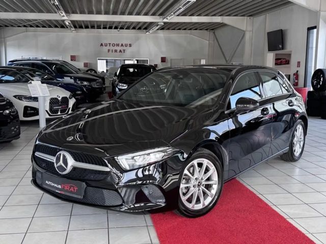 Mercedes-Benz A 160 LED°Ambientebelechtung°Navi°PDC°I Hand° Style 2021 Benzine