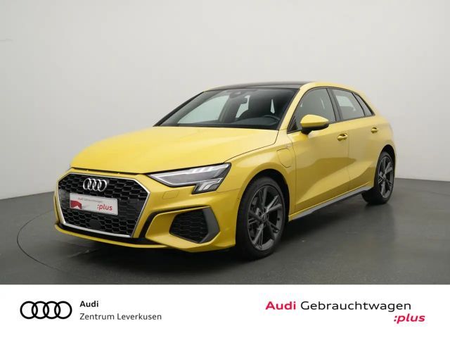 Audi A3 Sportback 40 e S line NAVI PANO SHZ PDC 2022 Hybride / Benzine