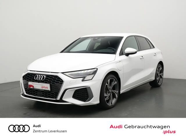 Audi A3 Sportback S line S-TRON NAVI VIRT KAM SHZ PDC 2022 Benzine