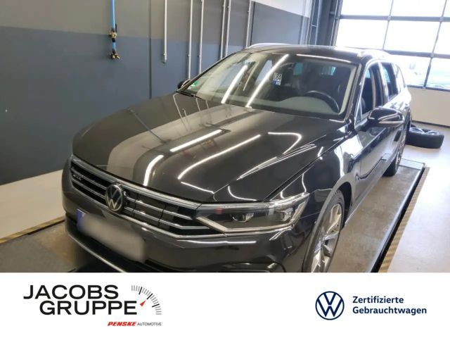 Volkswagen Passat Variant 1.4 GTE DSG AHK*CAM*IQ*Navi*SHZ 2022 Hybride / Benzine