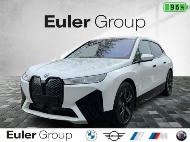 BMW iX xDrive 50 Luftfeder 360°Kamera AHK DriveAssistPro 2022 Elektrisch