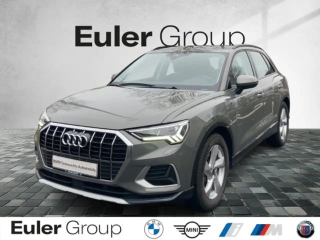 Audi Q3 35 TFSI advanced Sport LED Plus Standheizung AHK 2024 Benzine